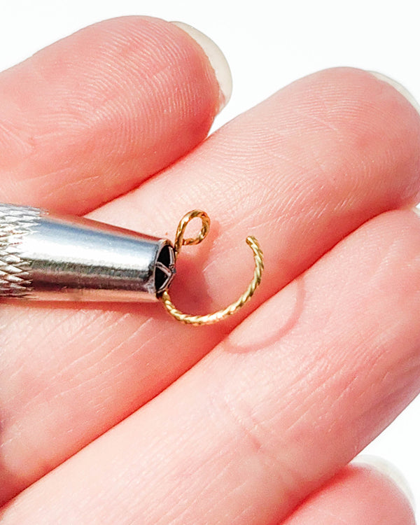 Fake Piercing Nostril Kółko TWIST